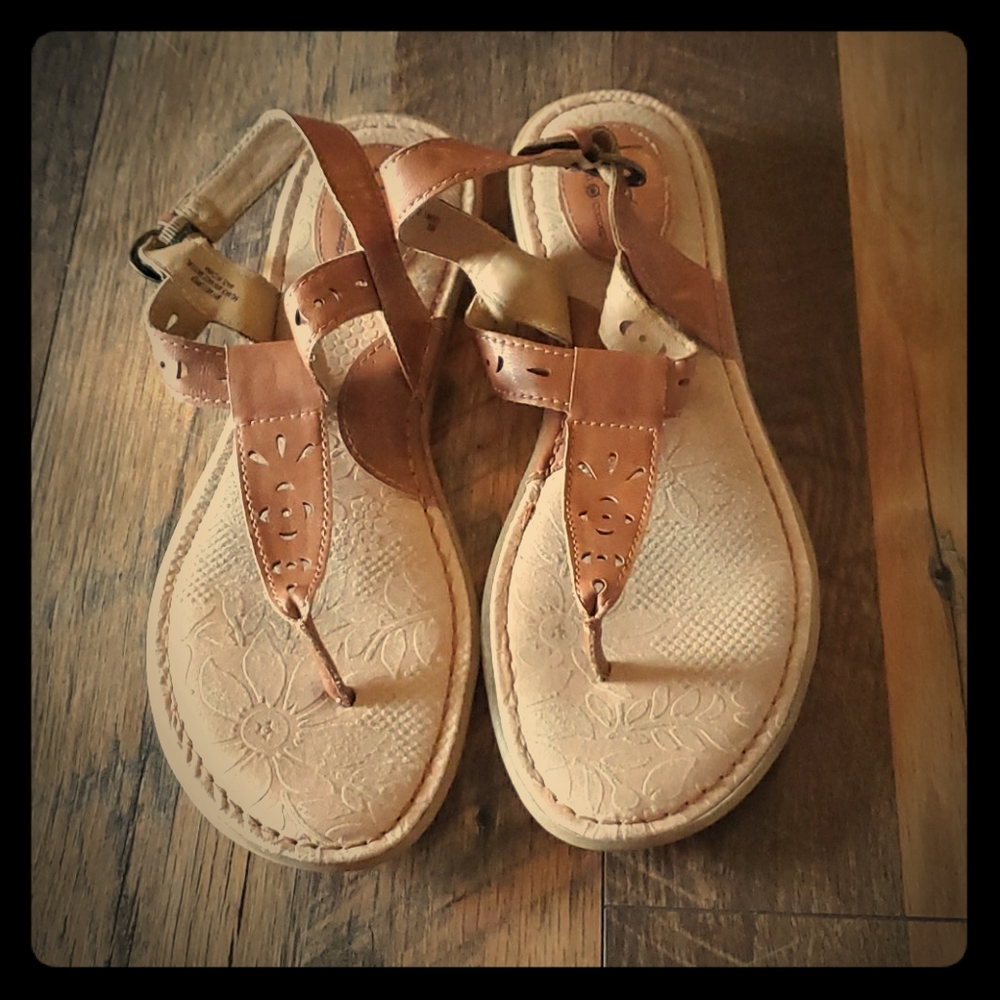 Born sandals